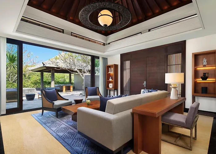 Umana Bali, Lxr &