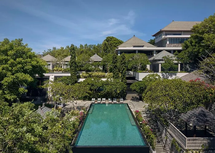 Umana Bali, Lxr &