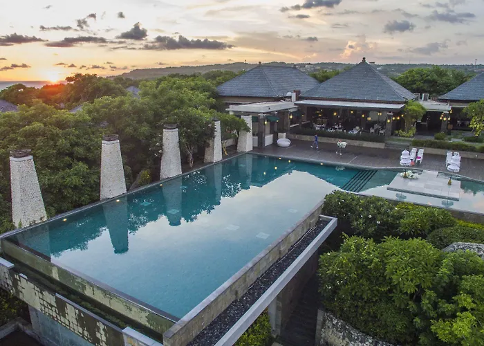 Umana Bali, Lxr &