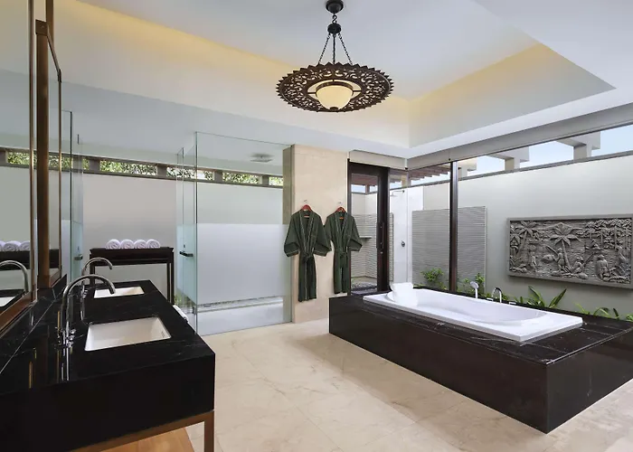 Umana Bali, Lxr &