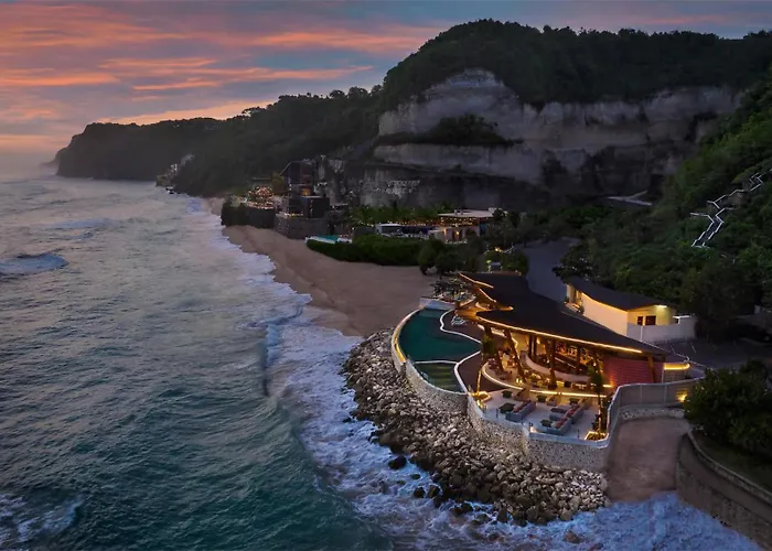 Umana Bali, Lxr & 5* Ungasan