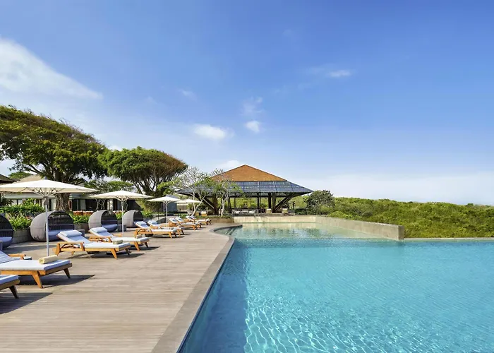 Umana Bali, Lxr &