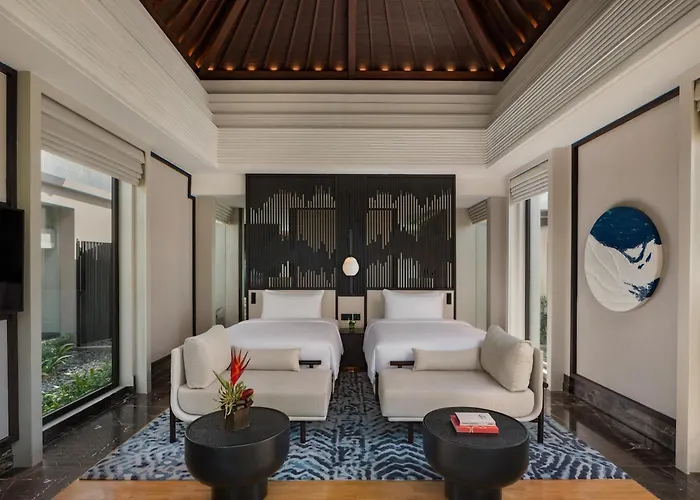 Umana Bali, Lxr &